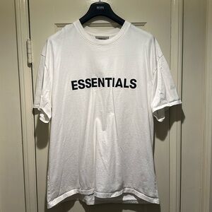 Men’s L Essentials Tee